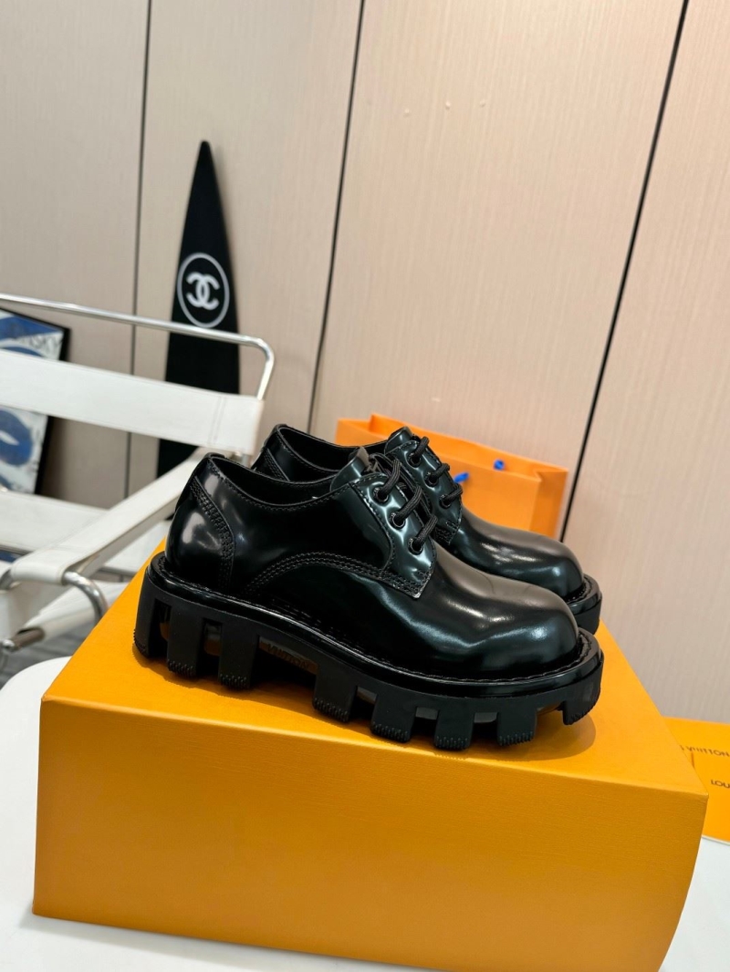 l0vis Vvtt0n loafers